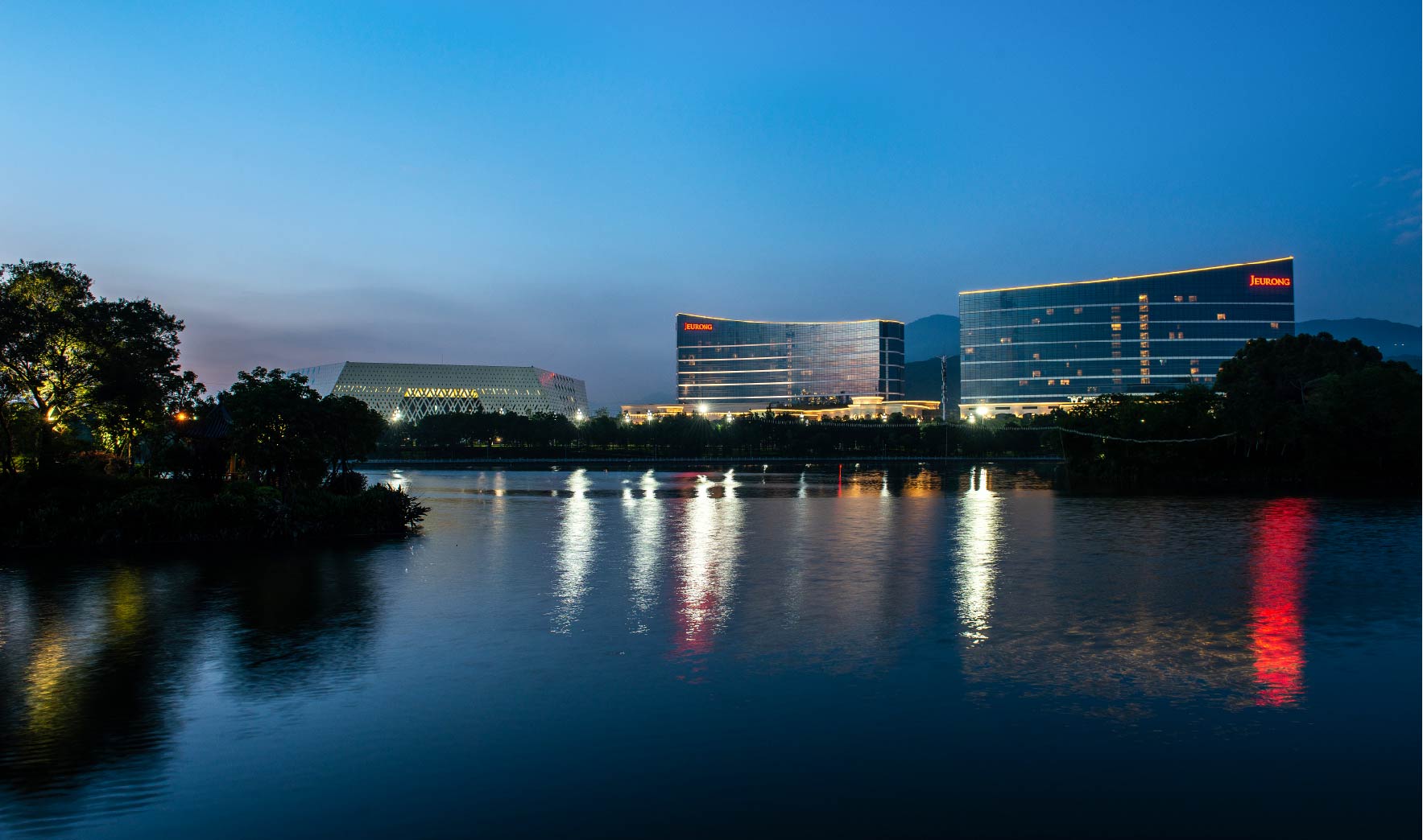 外观全景 (2).jpg